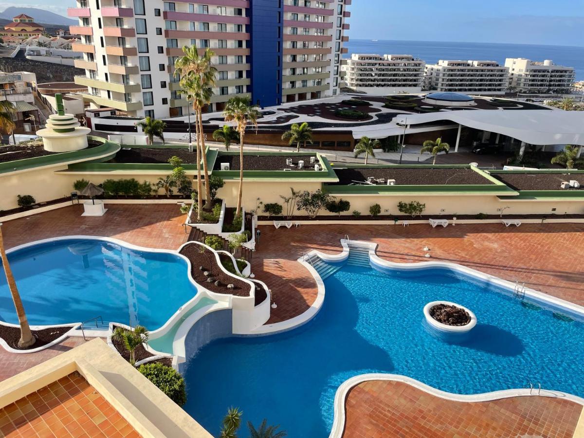 Modern 2-Bedroom Apartment With Stunning View Costa Adeje  Kültér fotó